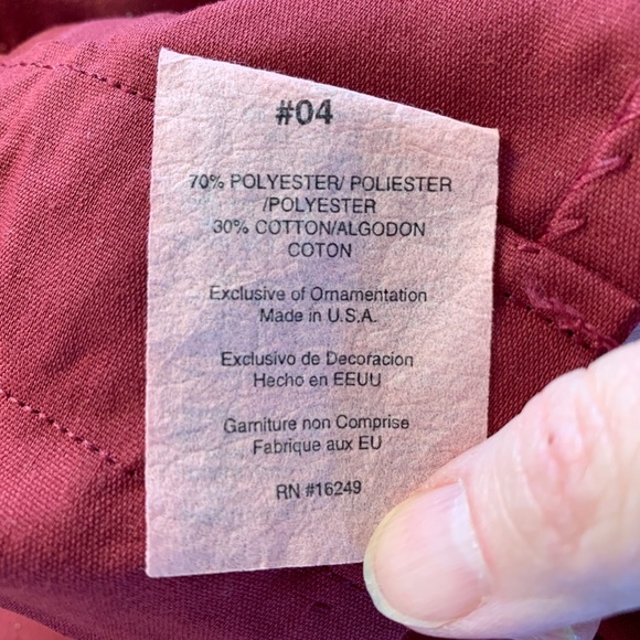 EUC Light-Filtering Raspberry Curtains & Valances 3 Panels 28"x84" Each - Picture 5 of 12